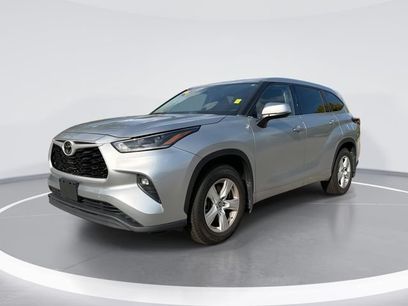 Used 2021 Toyota Highlander LE