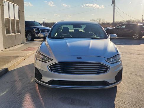 Used 2019 Ford Fusion SE FWD image 9