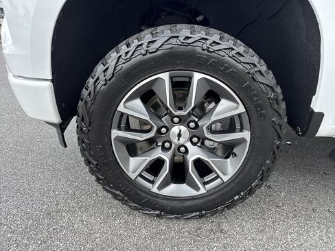 Used 2022 Chevrolet Silverado 1500 RST w/ Convenience Package II AWD/4WD image 13