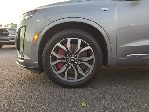 Used 2023 Cadillac XT6 Sport image 11