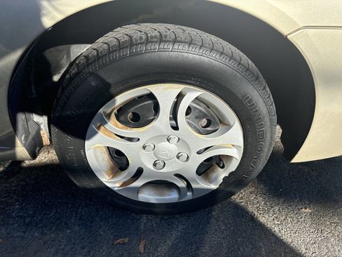 Used 2004 Saturn ION Level 2 FWD image 11