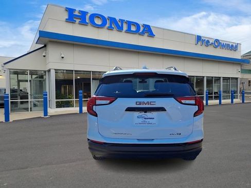 Used 2022 GMC Terrain AT4 image 5