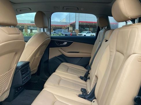 Used 2023 Audi Q7 2.0T Premium w/ Convenience Package image 11