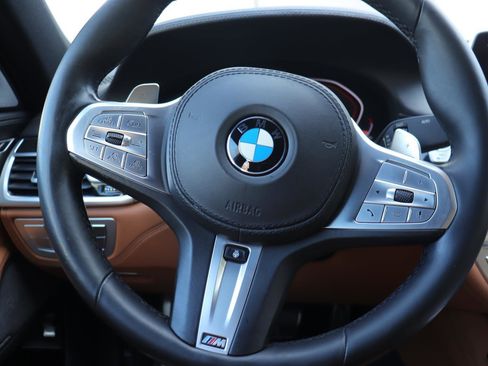 Used 2020 BMW 750i xDrive image 28