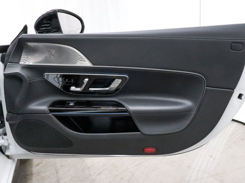 Used 2022 Mercedes-Benz SL 63 AMG 4MATIC image 22