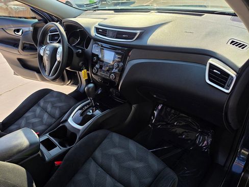 Used 2014 Nissan Rogue S FWD image 24