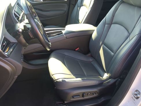 Used 2024 Buick Enclave Premium image 19