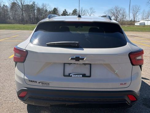 New 2026 Chevrolet Trax RS w/ Sunroof Package FWD image 6