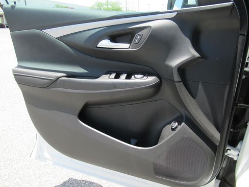 Used 2024 Buick Envista Preferred w/ Convenience I Package FWD image 19