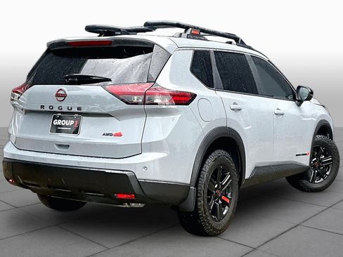 Used 2026 Nissan Rogue SV w/ Cold Weather Package AWD/4WD image 12
