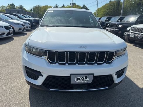 New 2026 Jeep Grand Cherokee Laredo AWD/4WD image 8