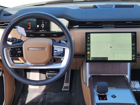 Used 2025 Land Rover Range Rover SE image 33
