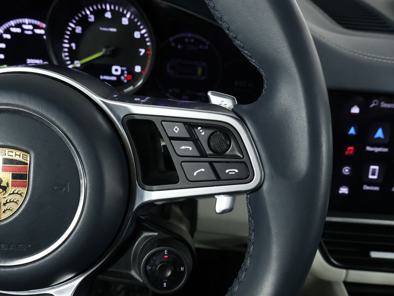 Certified 2023 Porsche Cayenne Platinum Edition AWD/4WD image 15