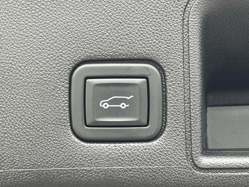 Used 2023 GMC Terrain SLT w/ Infotainment Package II image 23