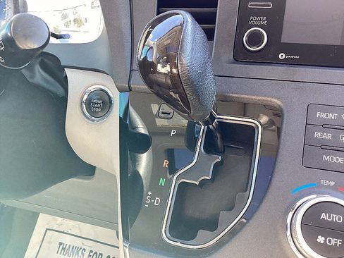 Used 2018 Toyota Sienna XLE w/ XLE Navigation Package image 13