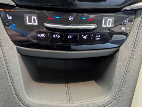 Used 2022 Cadillac XT6 Premium Luxury FWD image 14