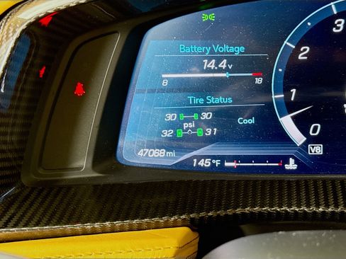 Used 2021 Chevrolet Corvette Stingray Premium Cpe w/ Engine Appearance Package RWD image 14