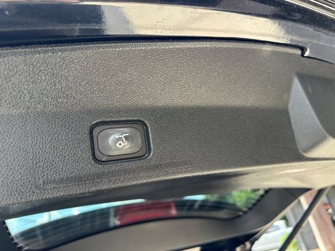 Used 2017 Ford Explorer Platinum AWD/4WD image 7