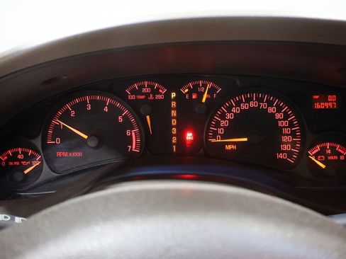 Used 2005 Pontiac Bonneville SE image 32