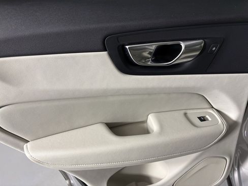 Used 2023 Volvo XC60 B5 Ultimate w/ Climate Package image 35