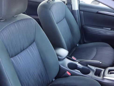 Used 2019 Nissan Sentra SV FWD image 13