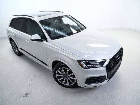 Used 2023 Audi Q7 2.0T Premium Plus w/ Premium Plus Package AWD/4WD image 4