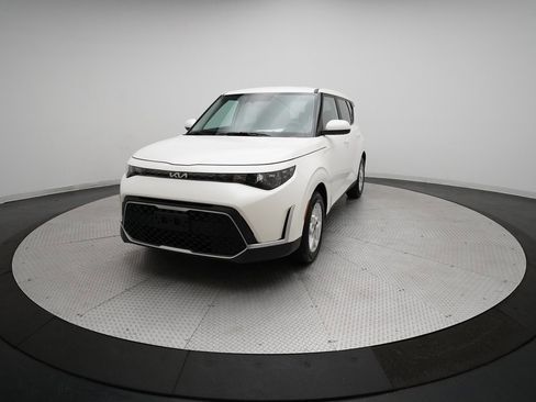 Certified 2023 Kia Soul LX w/ LX Technology Package image 31