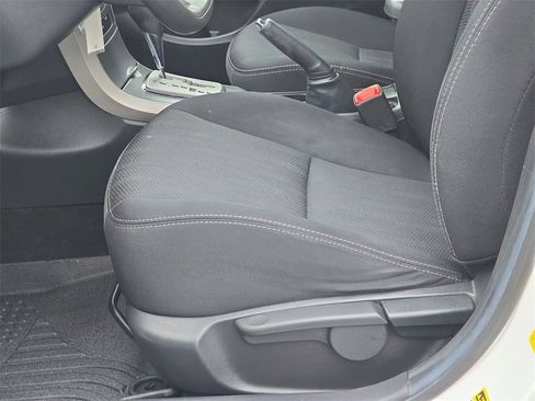 Used 2013 Toyota Corolla S image 26