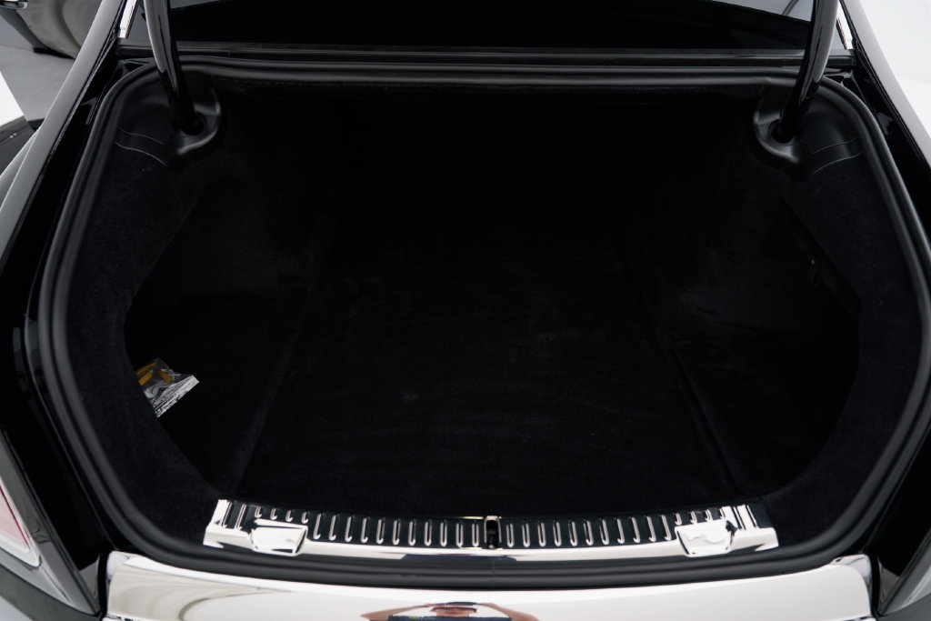 Used 2026 Rolls-Royce Phantom Sedan RWD image 29