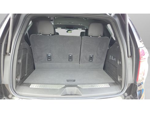 Used 2024 Chevrolet Tahoe Z71 w/ Luxury Package image 13