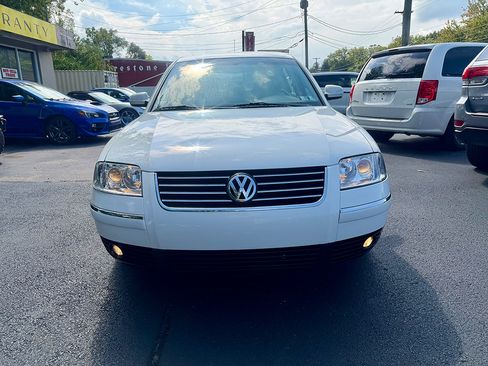 Used 2002 Volkswagen Passat GLX AWD/4WD image 2