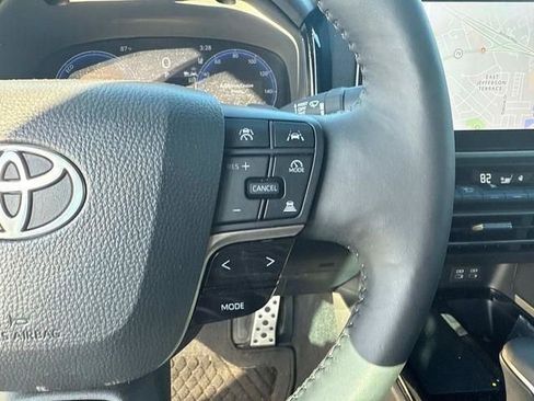 Used 2025 Toyota Camry XSE image 32