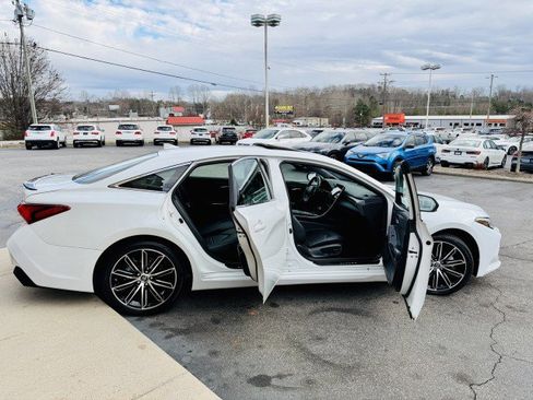 Used 2019 Toyota Avalon XSE w/ All Weather Liner Package image 19