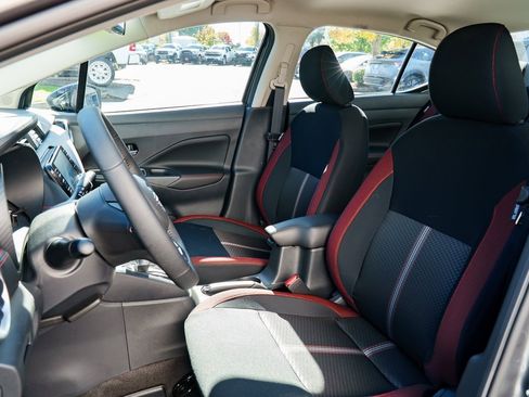 New 2025 Nissan Versa SR w/ Trunk Package image 18