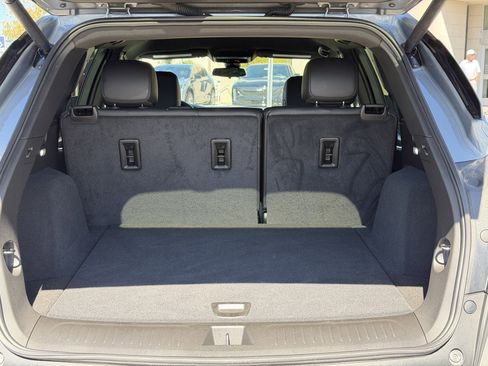 New 2025 Cadillac XT5 Luxury image 10