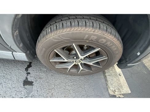Used 2017 Toyota RAV4 SE FWD image 10