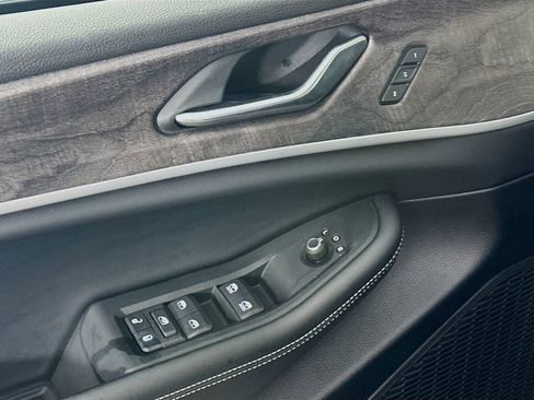 Certified 2025 Jeep Grand Cherokee Limited w/ Luxury Tech Group II image 28