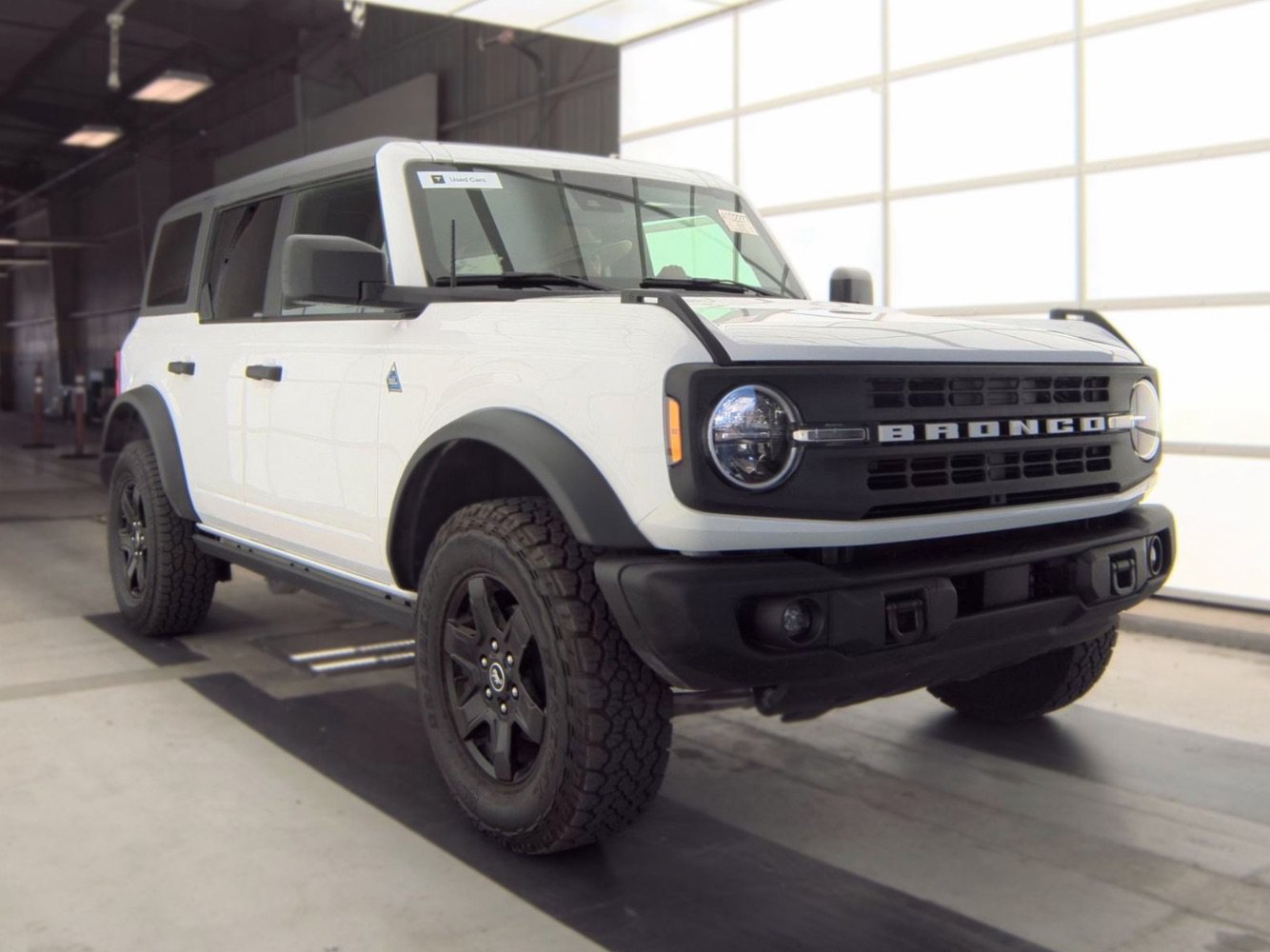 Used 2024 Ford Bronco Black Diamond AWD/4WD image 3