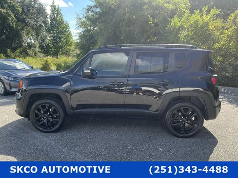 Used 2023 Jeep Renegade Altitude AWD/4WD image 2