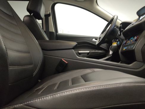 Used 2017 Ford Escape SE w/ SE Leather Comfort Package FWD image 21