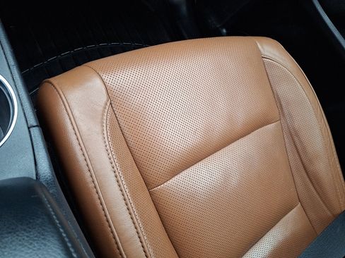 Used 2018 Toyota Highlander Limited w/ Carpet Mat Package (TMS) image 26