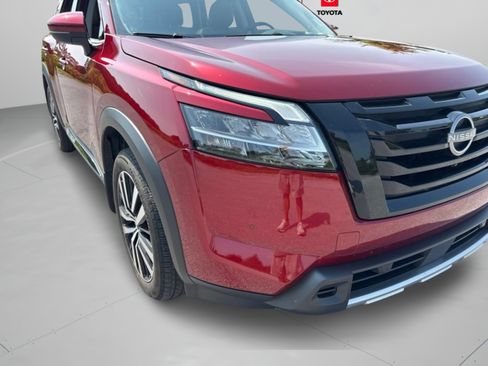 Used 2024 Nissan Pathfinder Platinum FWD image 33
