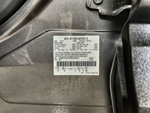 Used 2024 Ford Edge Titanium image 10