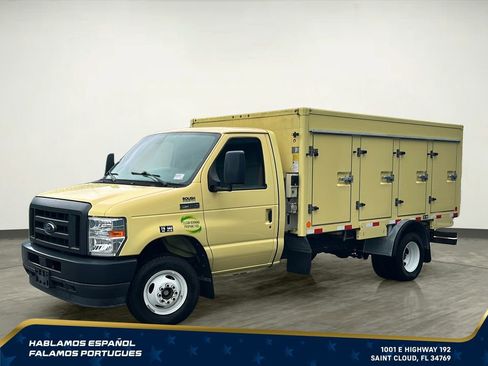 Used 2022 Ford E-450 and Econoline 450 Super Duty RWD image 2