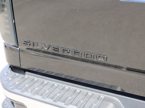 Used 2022 Chevrolet Silverado 2500 LTZ w/ LTZ Plus Package AWD/4WD image 18