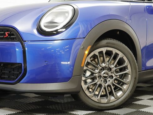 New 2025 MINI Cooper S image 3