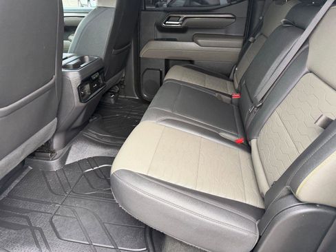 Used 2023 Chevrolet Silverado 1500 ZR2 w/ Technology Package image 4