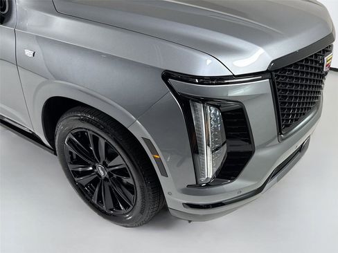 Used 2025 Cadillac Escalade Sport w/ Touring Package image 40