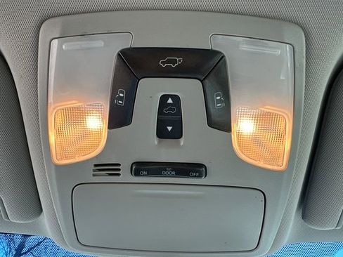 Used 2017 Toyota Sienna XLE Premium AWD/4WD image 46