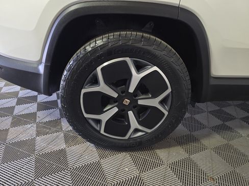 Used 2024 Rivian R1S Adventure AWD/4WD image 12